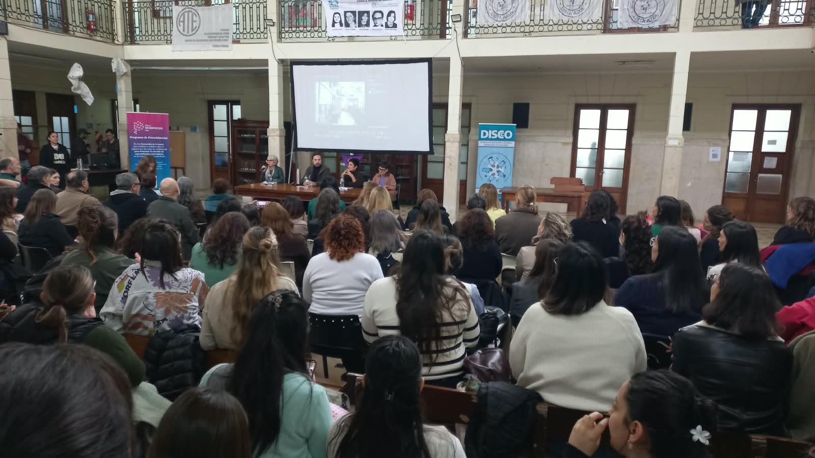 Un vademécum obstétrico que reconoce saberes, legitima prácticas y fortalece los servicios de salud sexual y (no) reproductiva